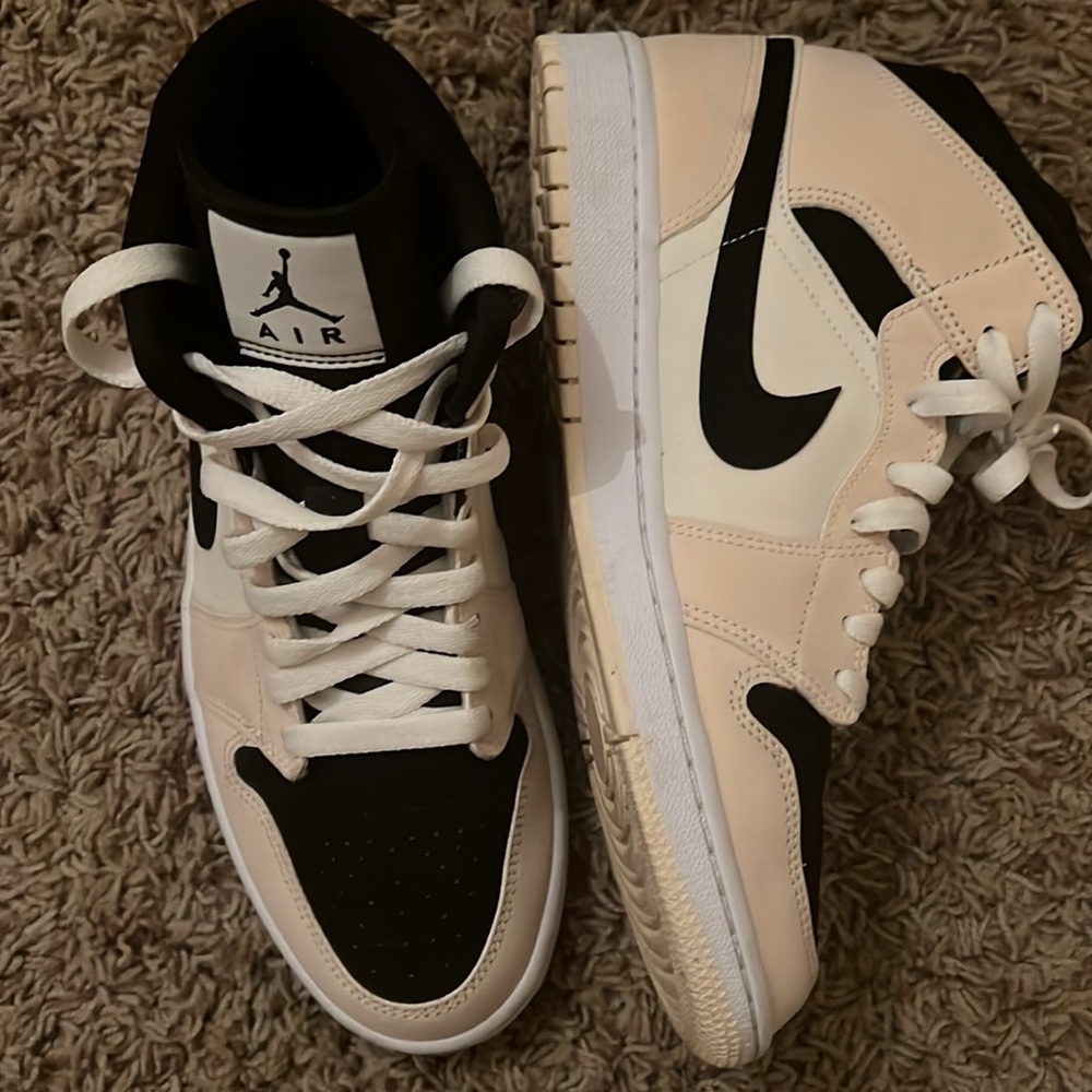Jordans hightops barely orange